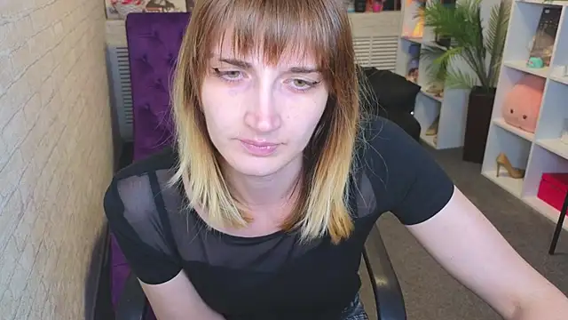 Snapshot of Nika_Kitten chatting on April 6, 2026, 10:05 am Nika Kitten online show from April 6, 2026, 10:05 am