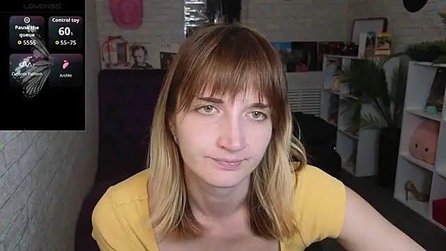 Snapshot of Nika_Kitten chatting on April 15, 2026, 10:44 am Nika Kitten online show from April 15, 2026, 10:44 am