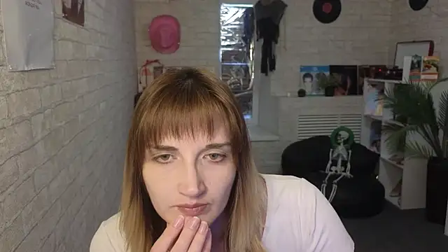 Snapshot of Nika_Kitten chatting on April 17, 2026, 10:07 am Nika Kitten online show from April 17, 2026, 10:07 am