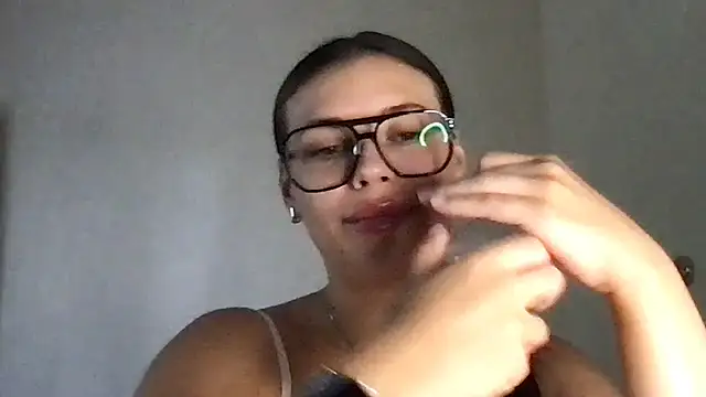 Snapshot of MoonriseGoddess chatting on July 6, 2026, 10:12 am MoonriseGoddess online show from July 6, 2026, 10:12 am