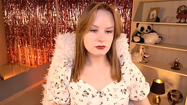 VivienLeeigh online show from May 22, 2026, 5:14 am