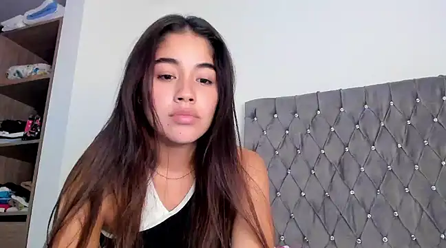 AriaMontgomery online show from December 17, 2024, 5:40 am