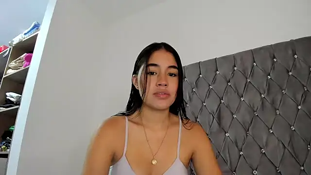 AriaMontgomery online show from December 30, 2024, 11:28 pm