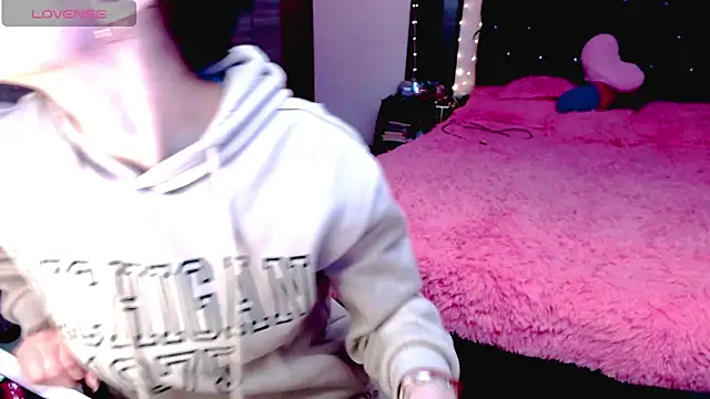 holy juli online show from December 4, 2025, 4:00 am