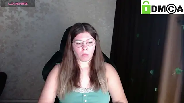 holy michela online show from September 26, 2025, 4:49 am