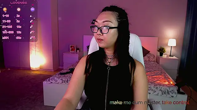 Marine Vact online show from February 23, 2025, 8:44 pm