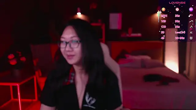 Marine Vact online show from September 19, 2025, 2:07 pm