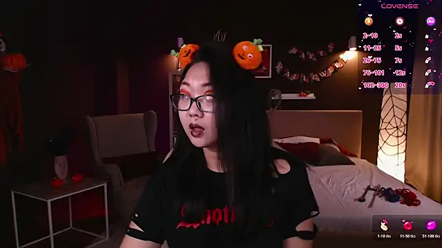 Marine Vact online show from October 26, 2025, 2:12 pm