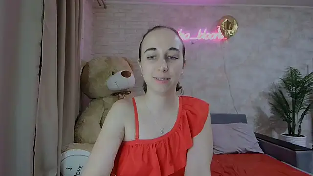 Anika bloom online show from March 5, 2025, 2:14 am