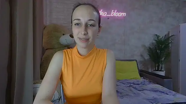 Anika bloom online show from September 17, 2025, 3:35 pm