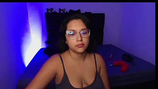 EmilySavvato online show from January 5, 2025, 4:58 am