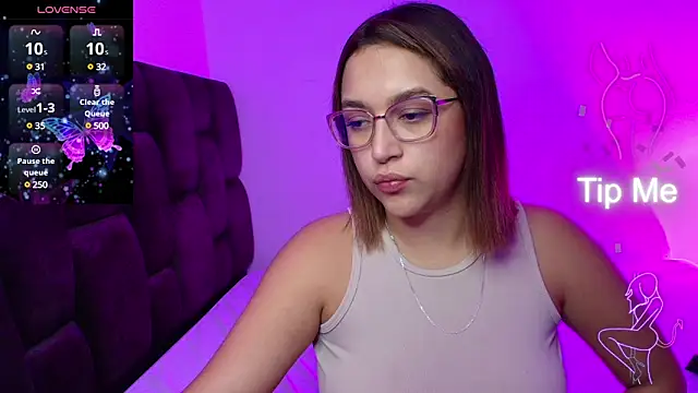 EmilySavvato online show from March 16, 2025, 3:25 am