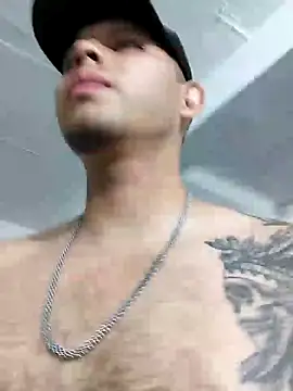 Snapshot of King_russo chatting on May 10, 2026, 1:44 am King russo online show from May 10, 2026, 1:44 am