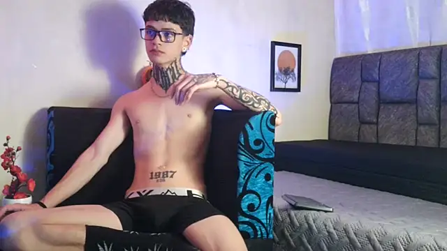 Snapshot of Dan_brownn chatting on March 11, 2025, 5:57 pm Dan brownn online show from March 11, 2025, 5:57 pm