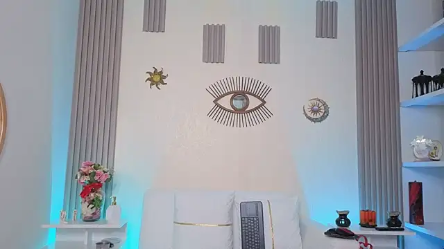 Snapshot of EMILY_ROUSSE71 chatting on June 21, 2026, 8:11 pm EMILY ROUSSE71 online show from June 21, 2026, 8:11 pm