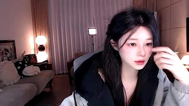 sweateanv  online show from March 17, 2026, 2:27 am