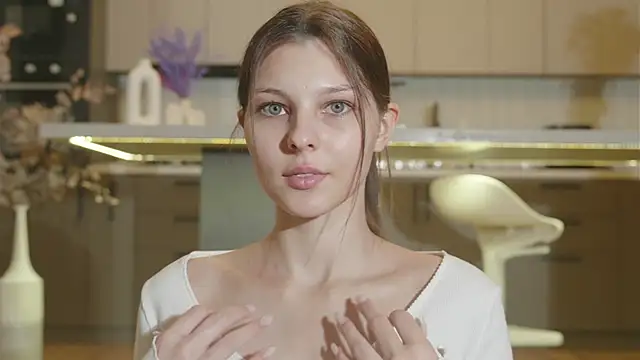 whisper of love online show from November 9, 2025, 2:10 am