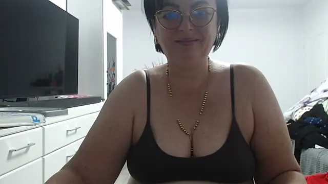 Amandamuller1982 online show from October 22, 2025, 9:03 pm