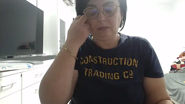 Amandamuller1982 online show from November 4, 2025, 11:15 pm