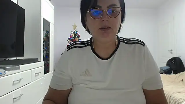 Amandamuller1982 online show from December 18, 2025, 11:11 pm