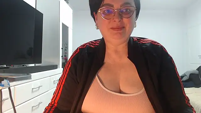 Snapshot of Amandamuller1982 chatting on April 3, 2026, 8:07 pm Amandamuller1982 online show from April 3, 2026, 8:07 pm