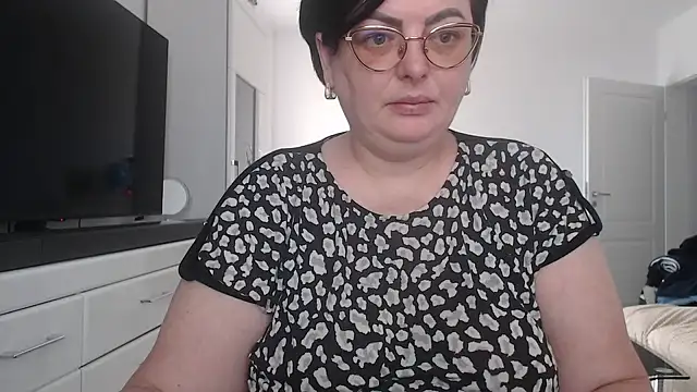 Snapshot of Amandamuller1982 chatting on April 14, 2026, 6:08 am Amandamuller1982 online show from April 14, 2026, 6:08 am