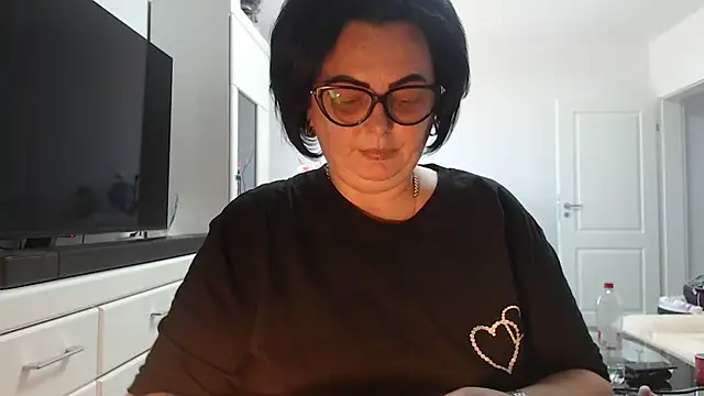 Snapshot of Amandamuller1982 chatting on July 4, 2026, 1:39 pm Amandamuller1982 online show from July 4, 2026, 1:39 pm