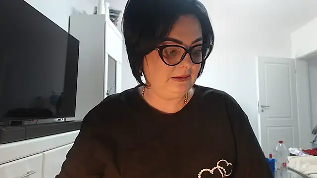 Snapshot of Amandamuller1982 chatting on July 5, 2026, 1:29 pm Amandamuller1982 online show from July 5, 2026, 1:29 pm