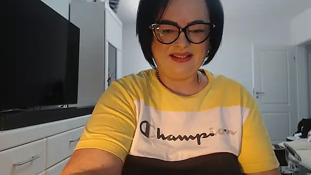 Snapshot of Amandamuller1982 chatting on July 12, 2026, 10:06 am Amandamuller1982 online show from July 12, 2026, 10:06 am