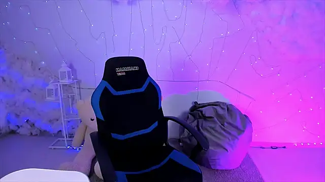 Snapshot of Sharon_Evansi chatting on December 3, 2024, 11:44 am Sharon Evansi online show from December 3, 2024, 11:44 am