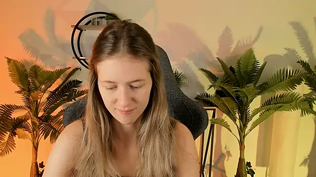 Snapshot of Sharon_Evansi chatting on December 4, 2024, 8:45 am Sharon Evansi online show from December 4, 2024, 8:45 am