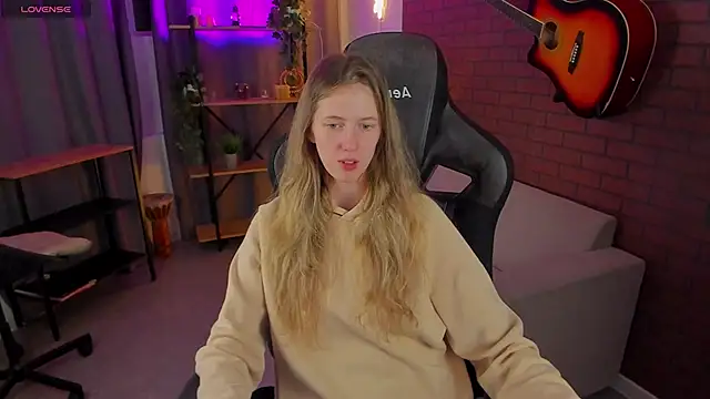 Snapshot of Sharon_Evansi chatting on January 3, 2025, 3:01 pm Sharon Evansi online show from January 3, 2025, 3:01 pm