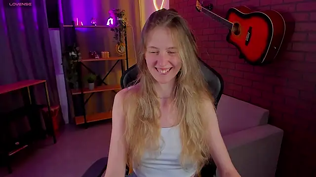 Snapshot of Sharon_Evansi chatting on January 4, 2025, 3:39 pm Sharon Evansi online show from January 4, 2025, 3:39 pm