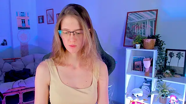 Snapshot of Sharon_Evansi chatting on March 6, 2025, 12:09 pm Sharon Evansi online show from March 6, 2025, 12:09 pm