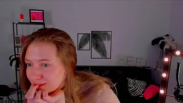 Snapshot of Sharon_Evansi chatting on March 20, 2025, 11:38 am Sharon Evansi online show from March 20, 2025, 11:38 am