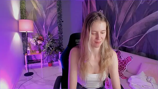 Snapshot of Sharon_Evansi chatting on December 13, 2025, 7:53 pm Sharon Evansi online show from December 13, 2025, 7:53 pm