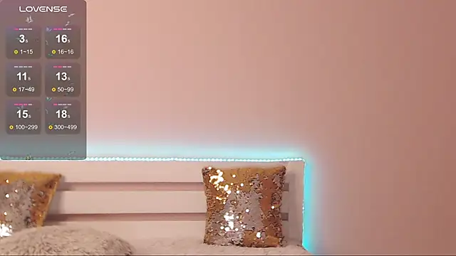 Snapshot of AureliaNoir_ chatting on December 19, 2024, 8:13 pm AureliaNoir online show from December 19, 2024, 8:13 pm