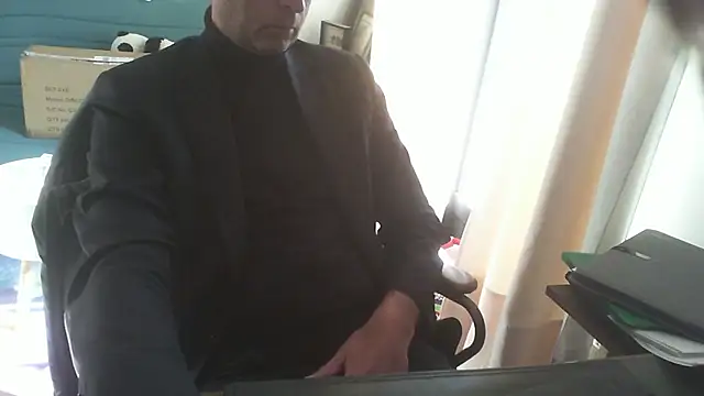 Snapshot of shyfrenchcock1 chatting on January 7, 2026, 9:56 am shyfrenchcock1 online show from January 7, 2026, 9:56 am