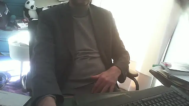 shyfrenchcock1 online show from March 13, 2026, 9:49 am