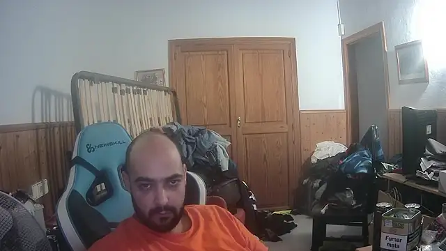 chicomallorca96 online show from October 19, 2025, 2:07 pm