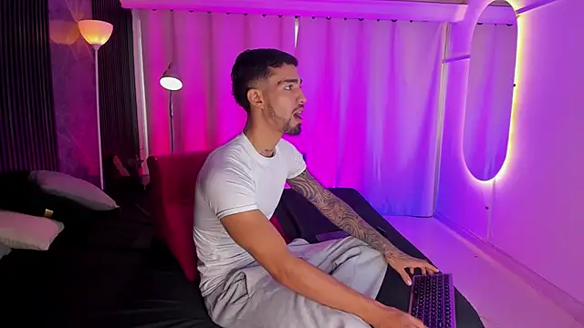 Duriel  online show from December 16, 2025, 12:54 pm