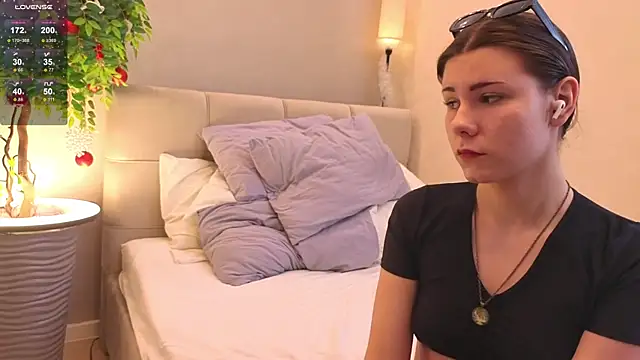 Snapshot of Bella_Murrr chatting on March 20, 2025, 12:32 pm Bella Murrr online show from March 20, 2025, 12:32 pm