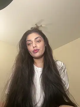 Snapshot of Sweet_Khalifa_ chatting on February 2, 2025, 3:39 pm Sweet Khalifa online show from February 2, 2025, 3:39 pm