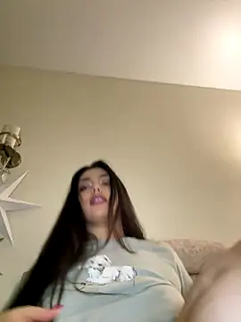 Sweet Khalifa  online show from December 22, 2025, 3:20 pm