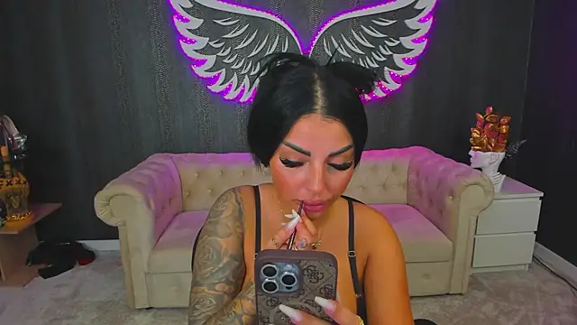 Snapshot of anemarieejolie chatting on September 14, 2025, 4:28 pm anemarieejolie online show from September 14, 2025, 4:28 pm