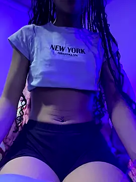 bonnie 18x online show from November 26, 2025, 9:38 pm