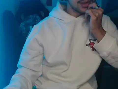 Snapshot of anjonoturno1 chatting on March 17, 2025, 10:38 pm anjonoturno1 online show from March 17, 2025, 10:38 pm