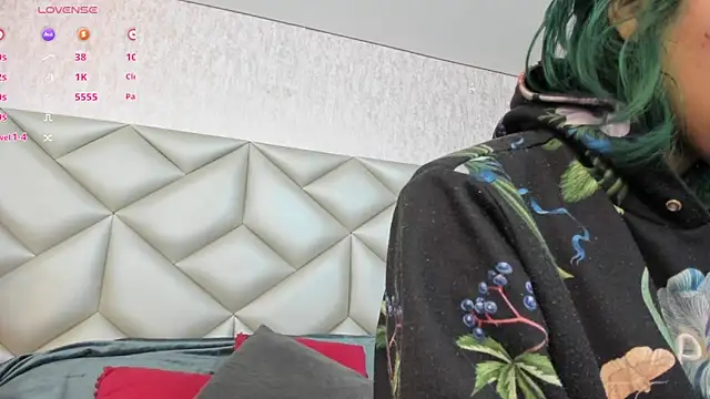 Im gaia online show from November 18, 2025, 12:09 pm