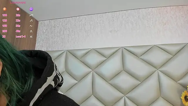 Im gaia online show from November 28, 2025, 12:30 pm