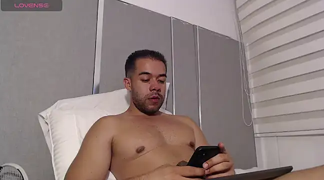 Snapshot of FaustoCock chatting on January 24, 2025, 12:20 am FaustoCock online show from January 24, 2025, 12:20 am